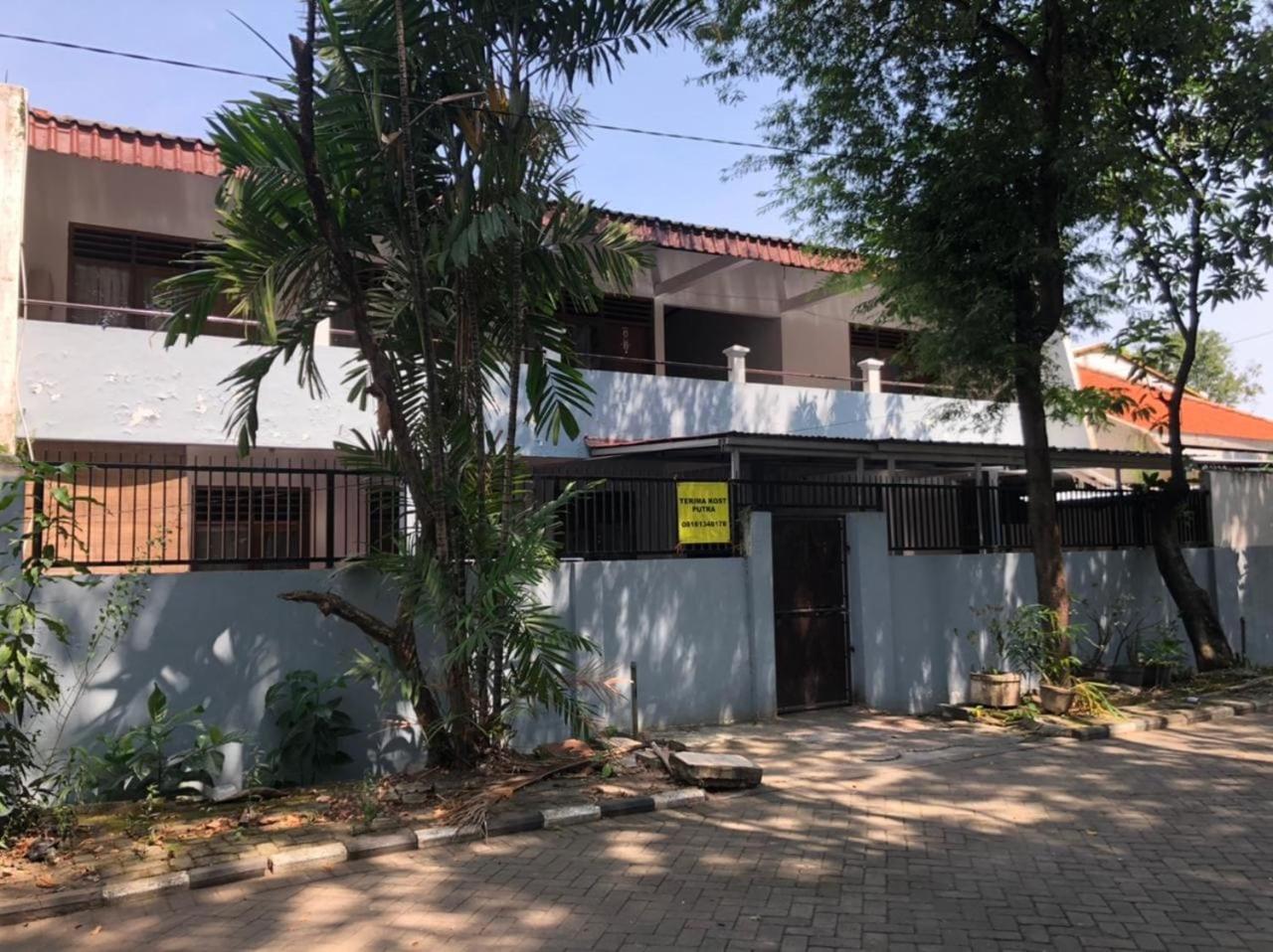 Oyo 90482 Rumah Oma Syariah Kupang  المظهر الخارجي الصورة