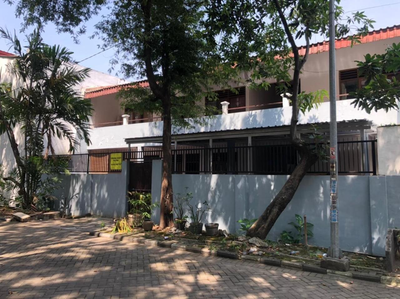 Oyo 90482 Rumah Oma Syariah Kupang  المظهر الخارجي الصورة